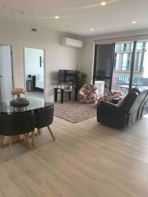 2 Bedrooms Apprtmt Plus Underground Parking In Cbd Christchurch Buitenkant foto