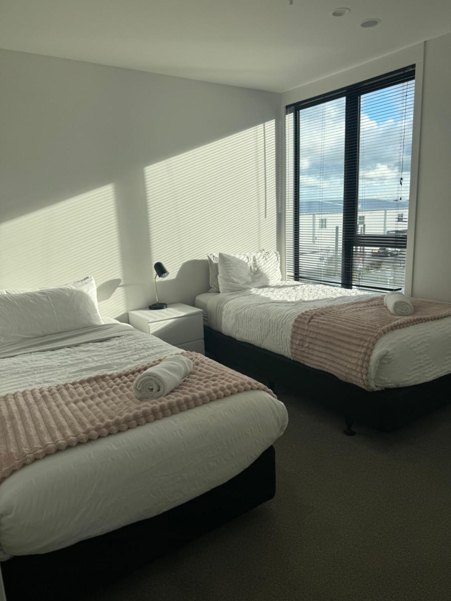 2 Bedrooms Apprtmt Plus Underground Parking In Cbd Christchurch Buitenkant foto
